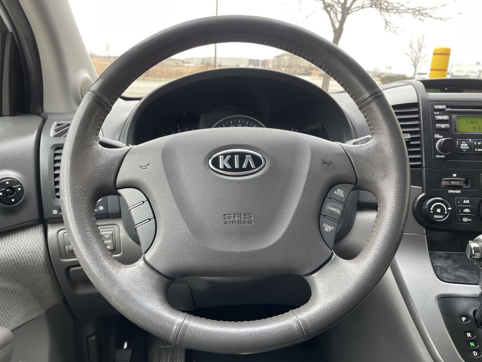 Pre-Owned 2008 Kia Sedona for sale in Lincoln NE