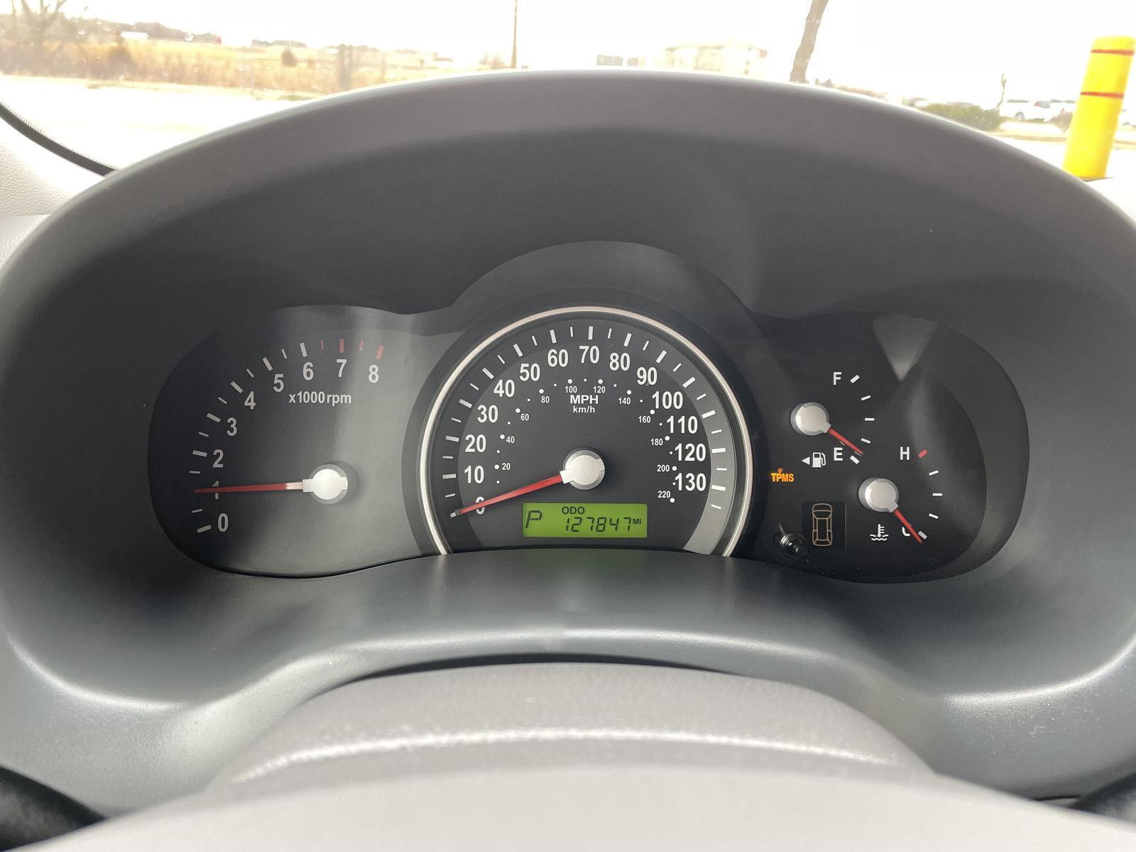 Pre-Owned 2008 Kia Sedona for sale in Lincoln NE