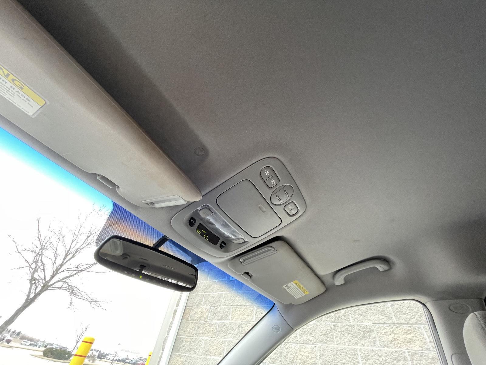 Pre-Owned 2008 Kia Sedona for sale in Lincoln NE