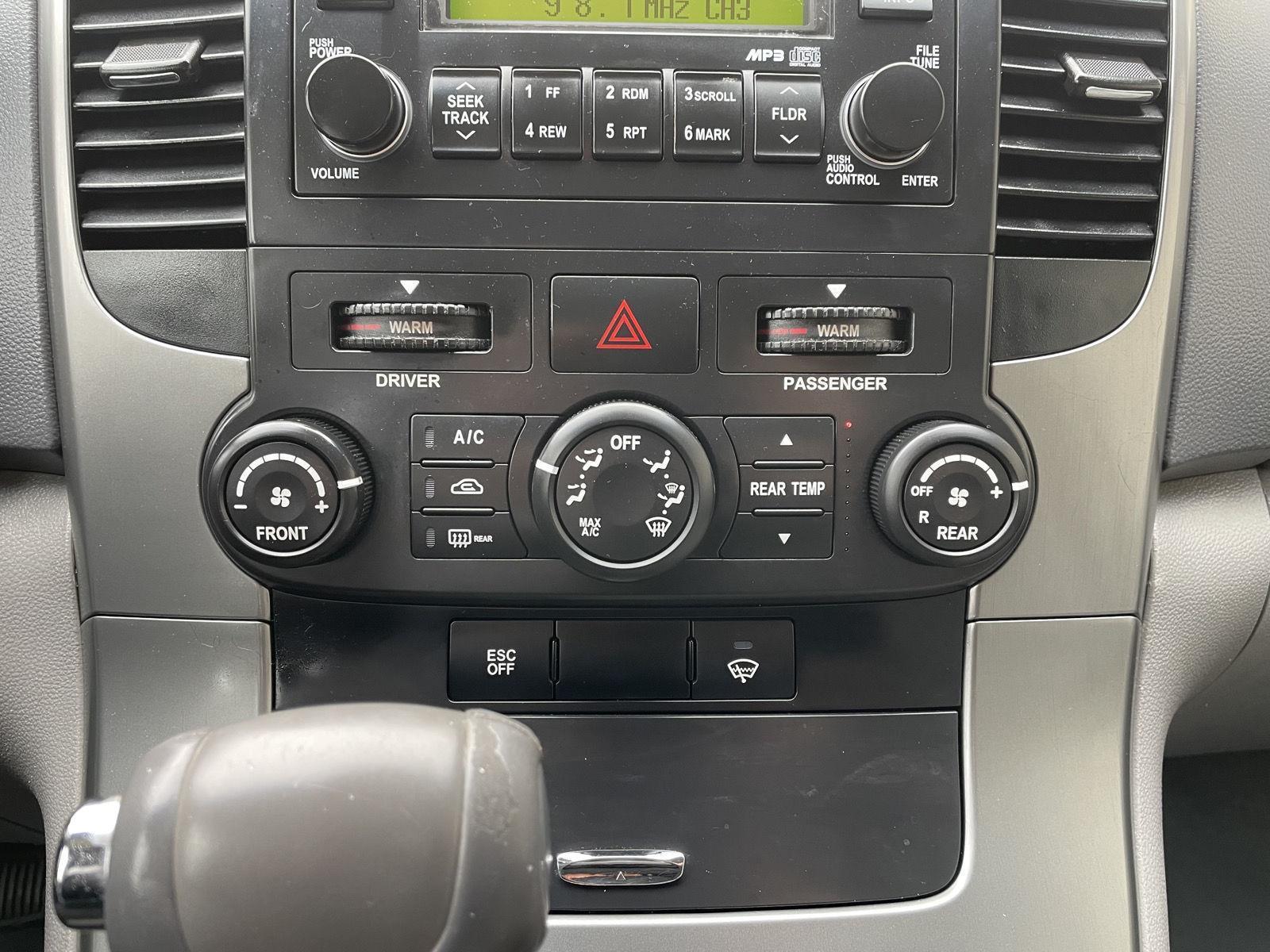 Pre-Owned 2008 Kia Sedona for sale in Lincoln NE