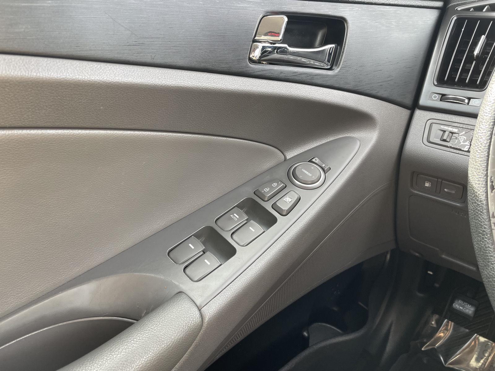 Used 2013 Hyundai Sonata for sale in Lincoln NE