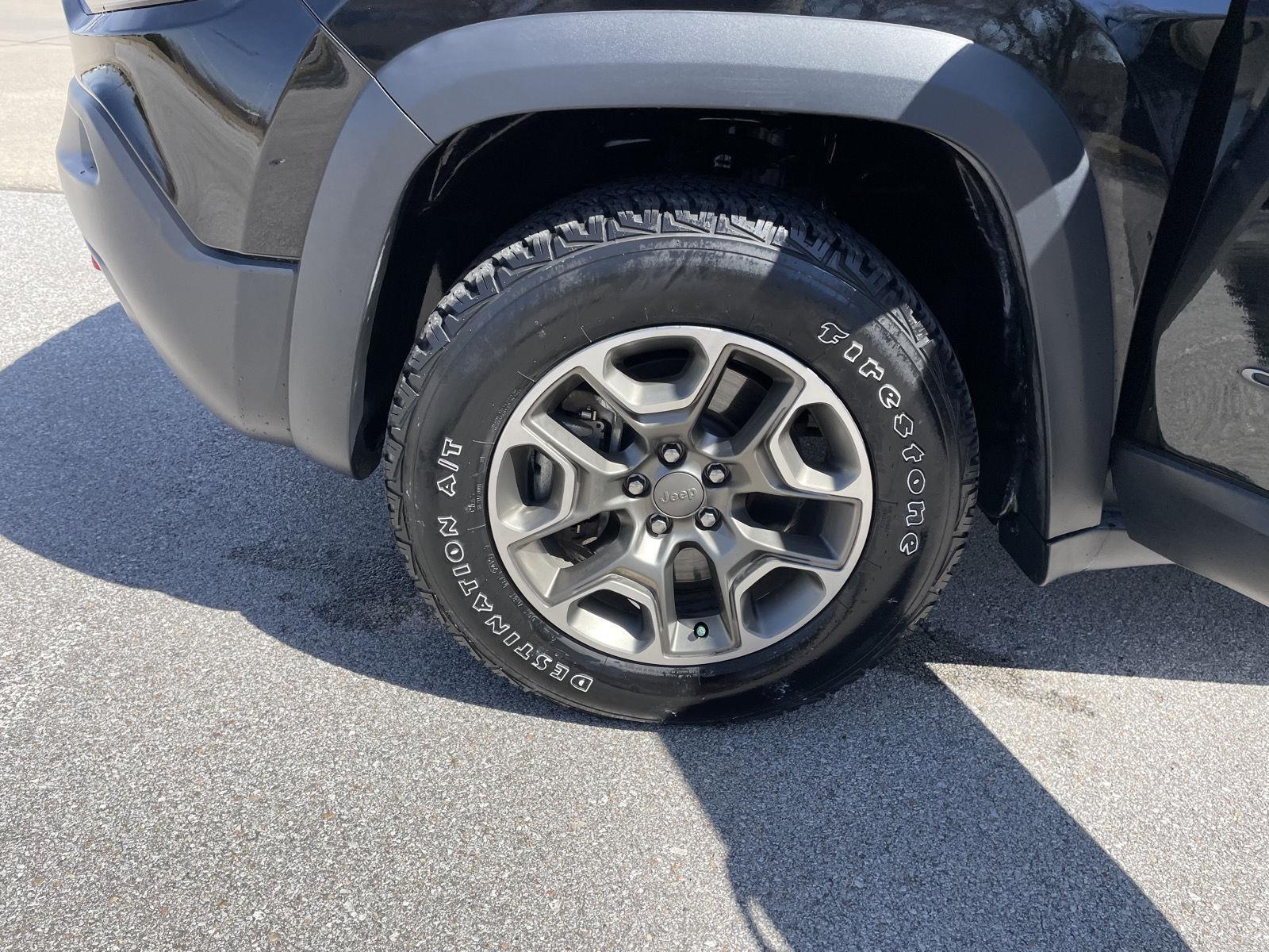 Used 2020 Jeep Cherokee for sale in Lincoln NE