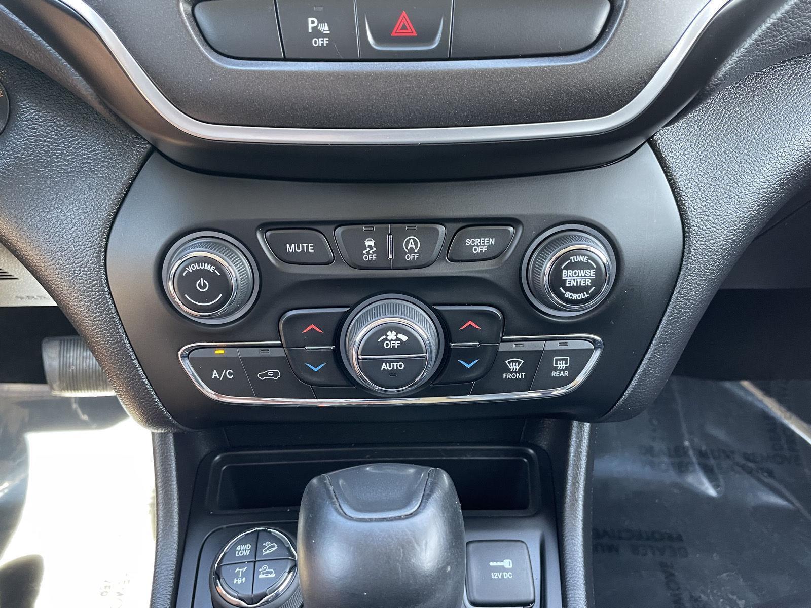 Used 2020 Jeep Cherokee for sale in Lincoln NE