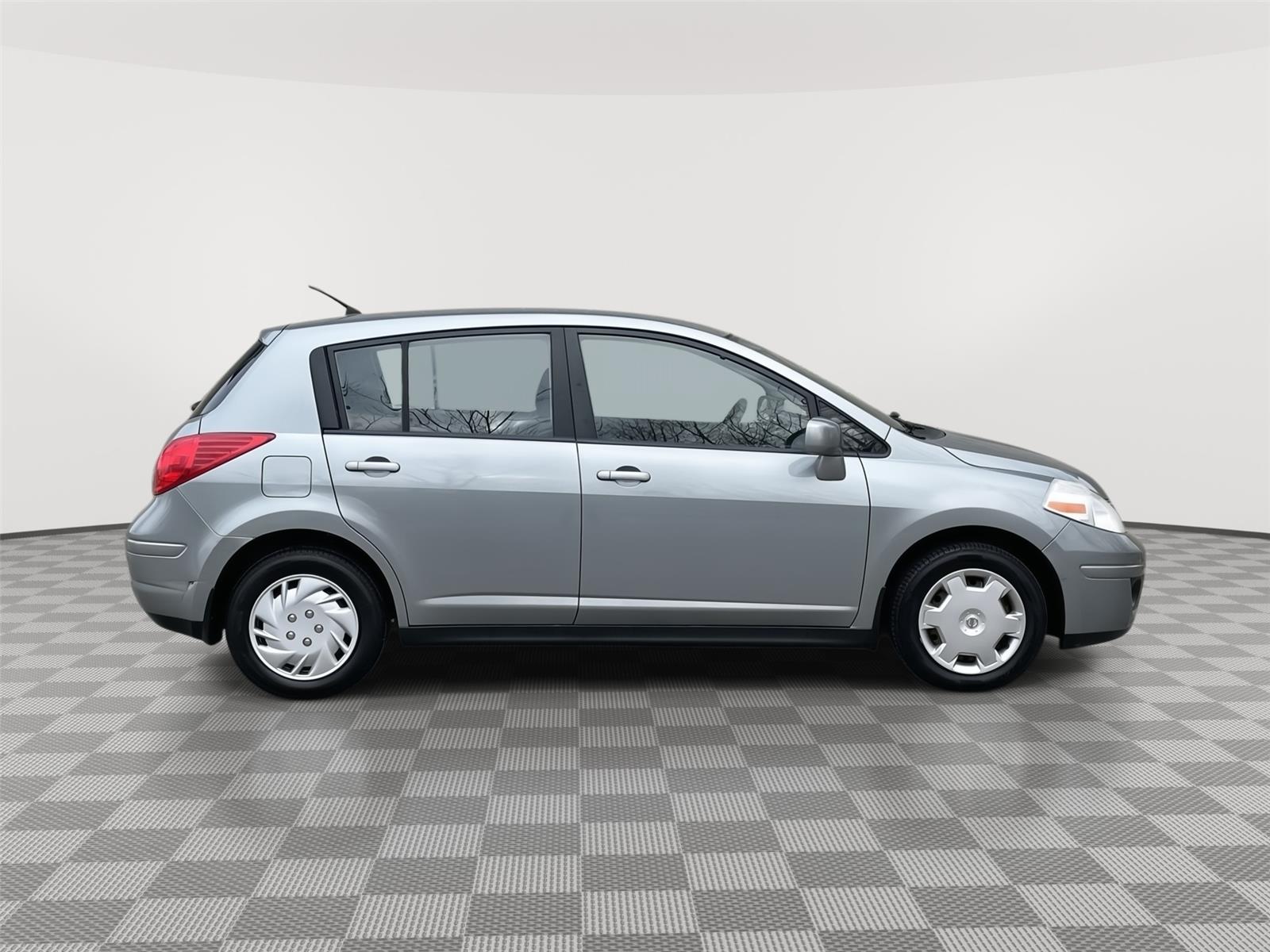 Used 2008 Nissan Versa for sale in Lincoln NE