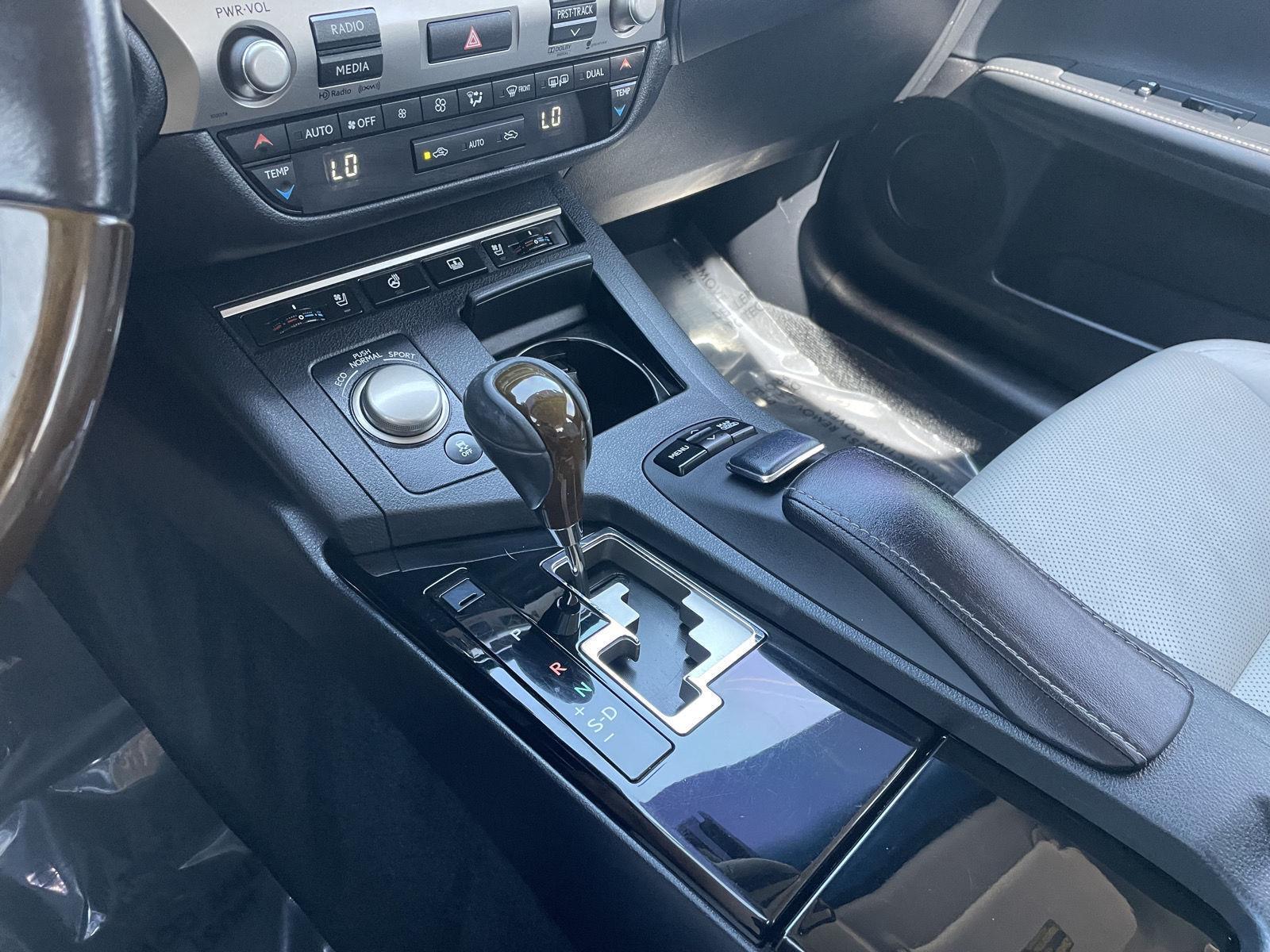 Used 2013 Lexus ES 350 for sale in Lincoln NE