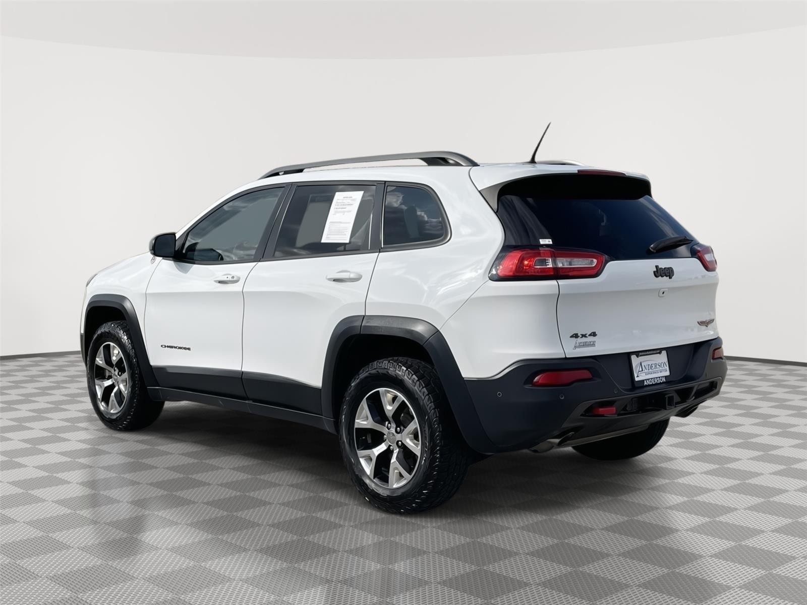 Used 2015 Jeep Cherokee for sale in Lincoln NE