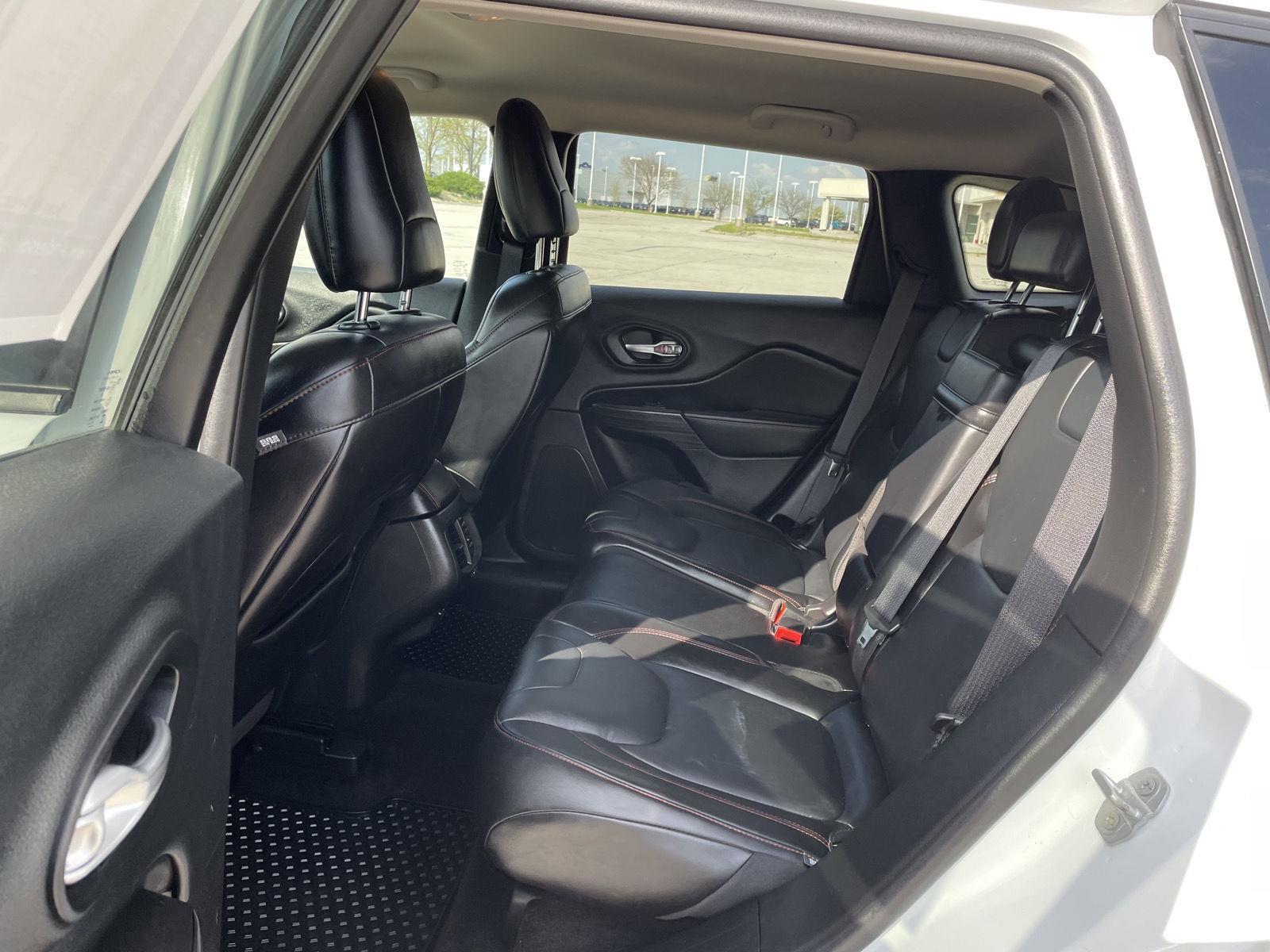 Used 2015 Jeep Cherokee for sale in Lincoln NE