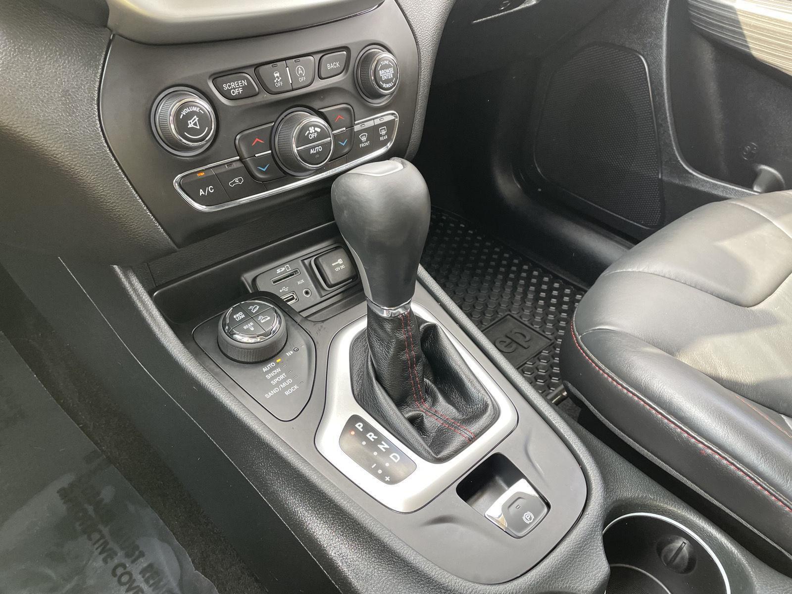 Used 2015 Jeep Cherokee for sale in Lincoln NE