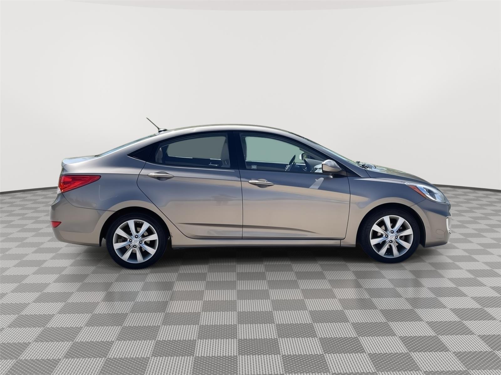 Used 2012 Hyundai Accent for sale in Lincoln NE