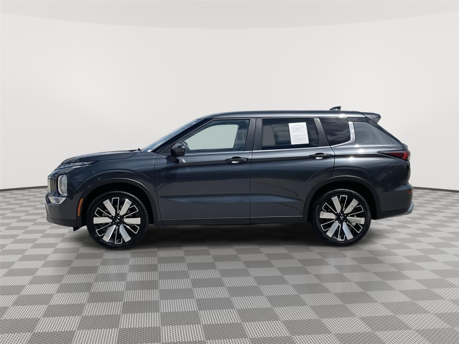 Used 2025 Mitsubishi Outlander for sale in Lincoln NE