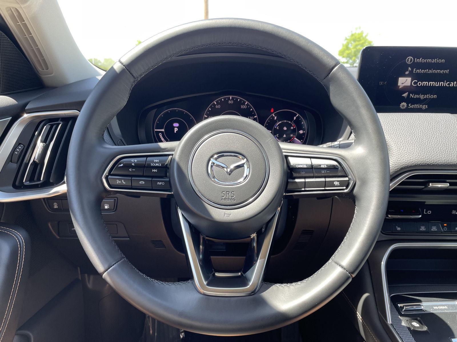 Vehicle photo 12