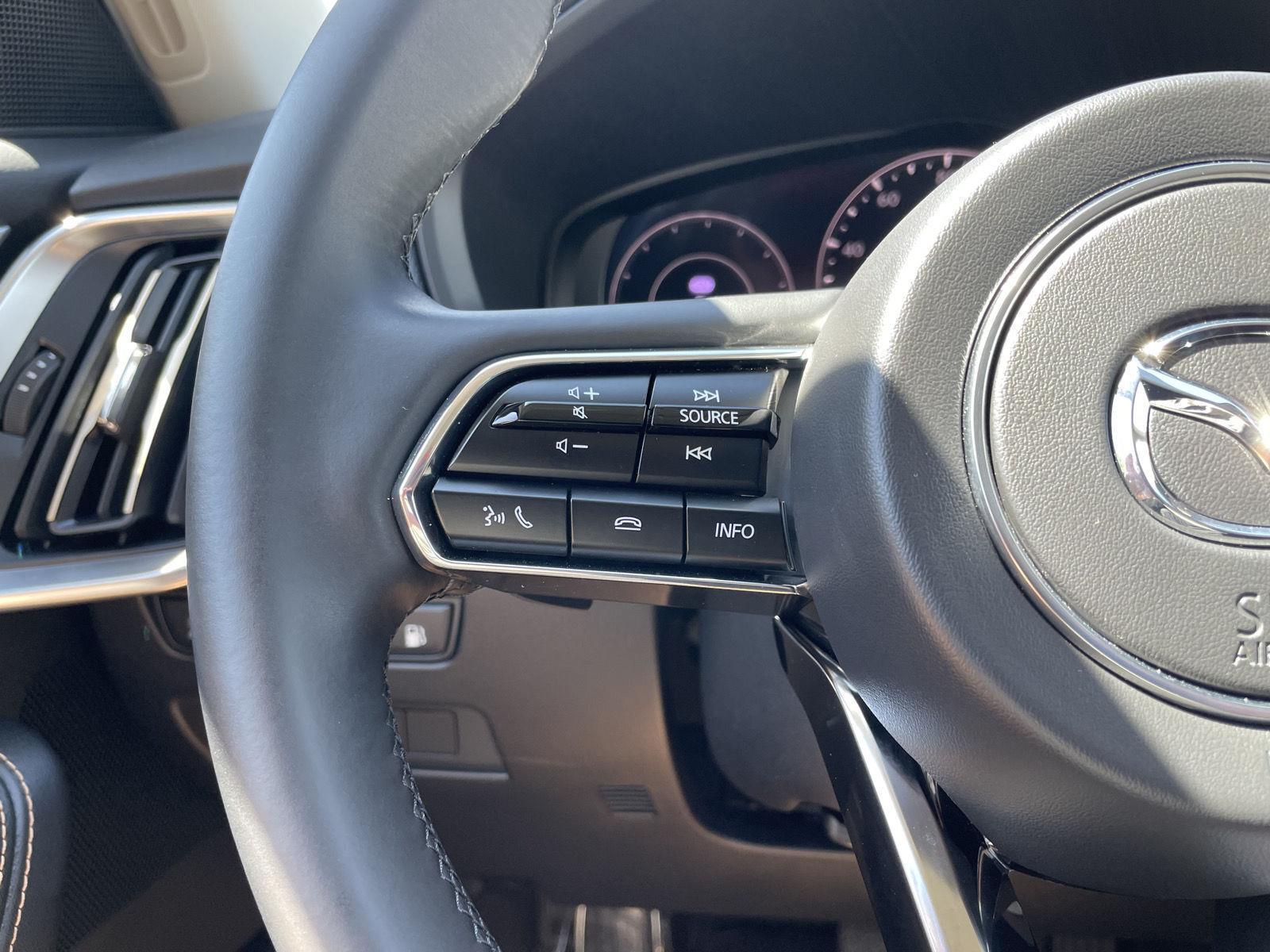 Vehicle photo 13