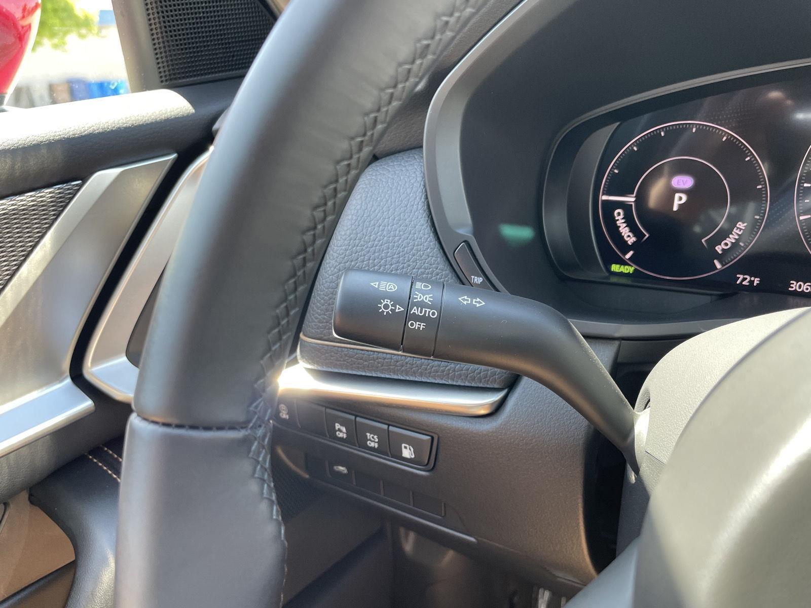 Vehicle photo 16