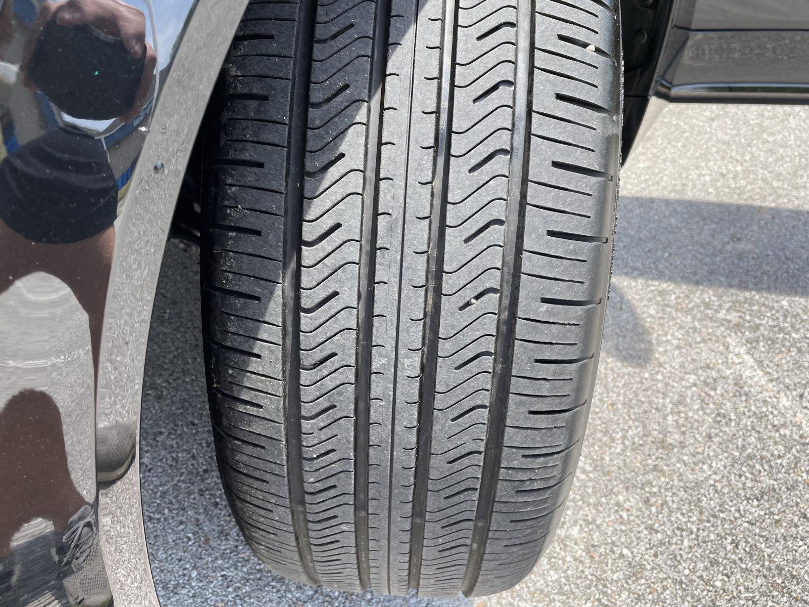 Vehicle photo 11