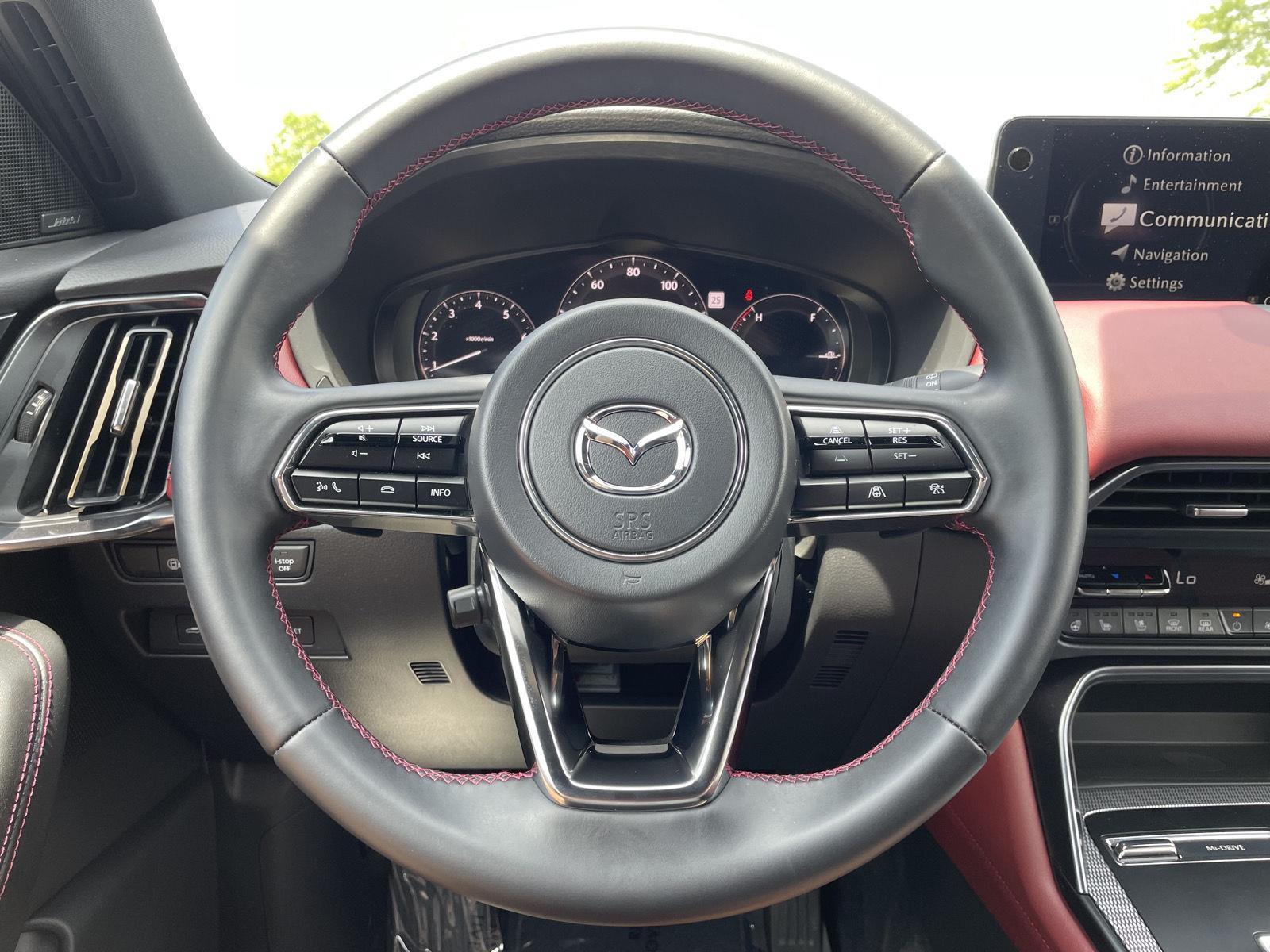 Vehicle photo 12