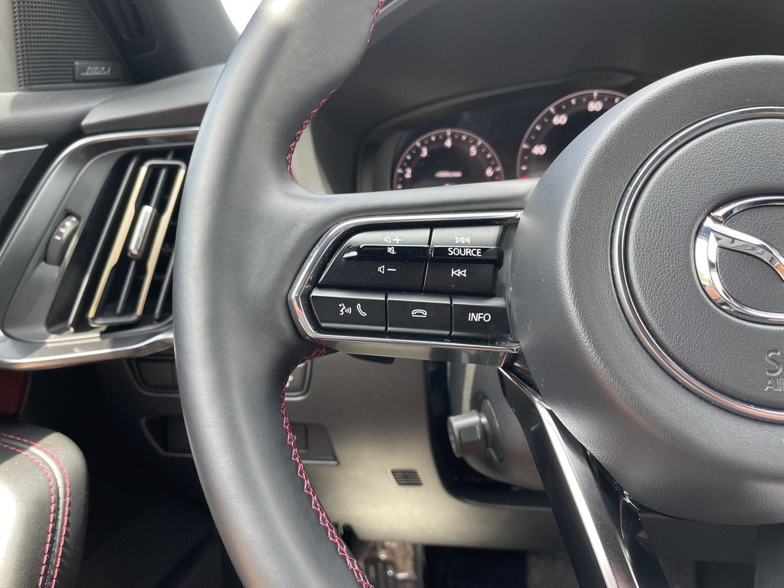 Vehicle photo 13