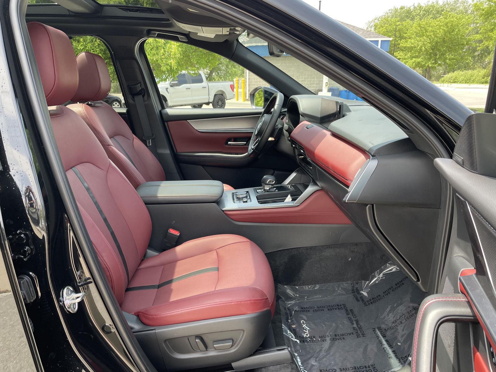 Vehicle photo 19