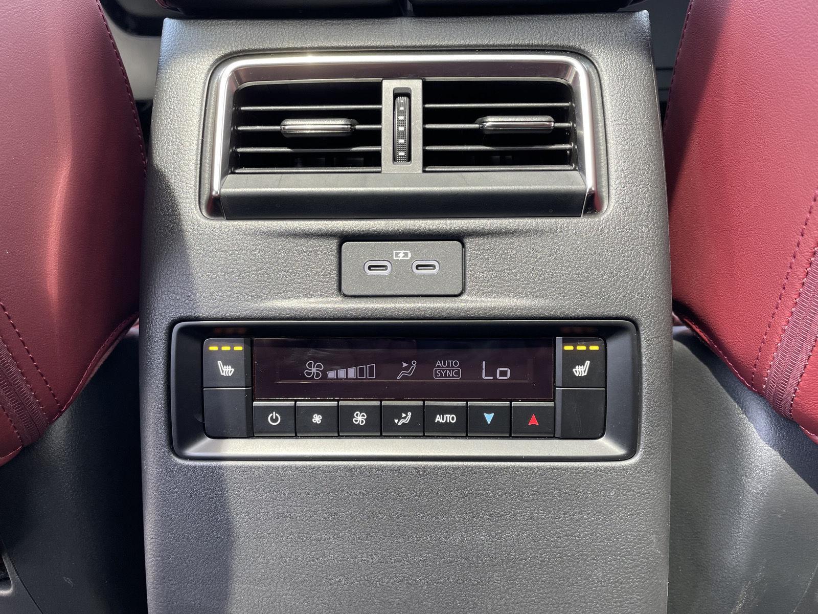Vehicle photo 21