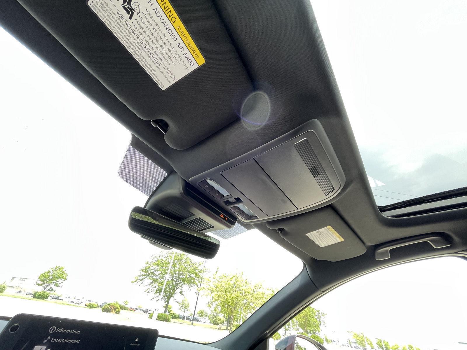 Vehicle photo 22