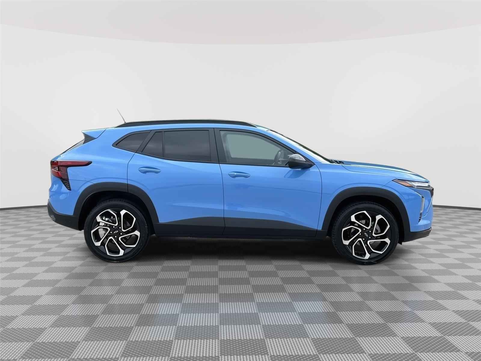 Vehicle photo 6