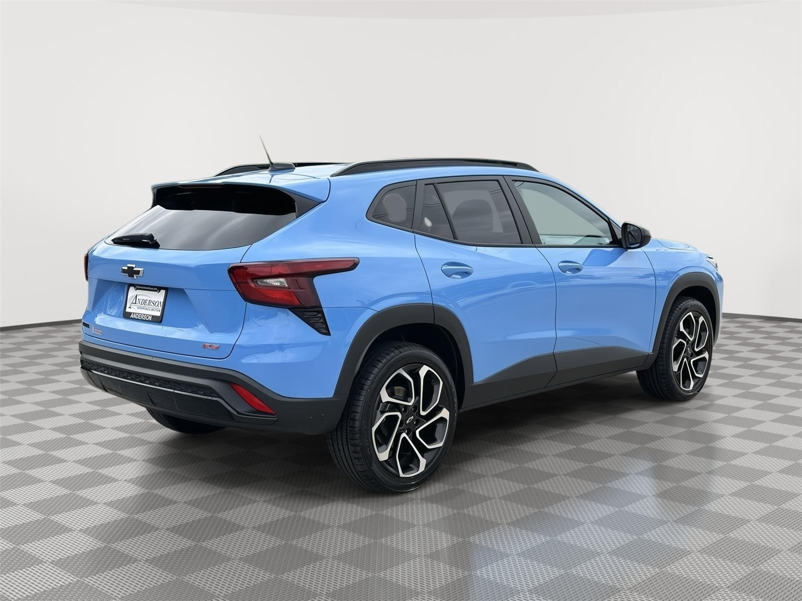 Vehicle photo 7