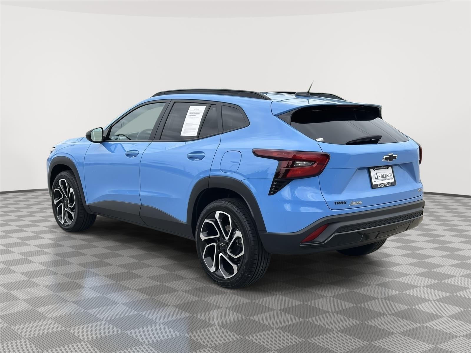 Vehicle photo 9