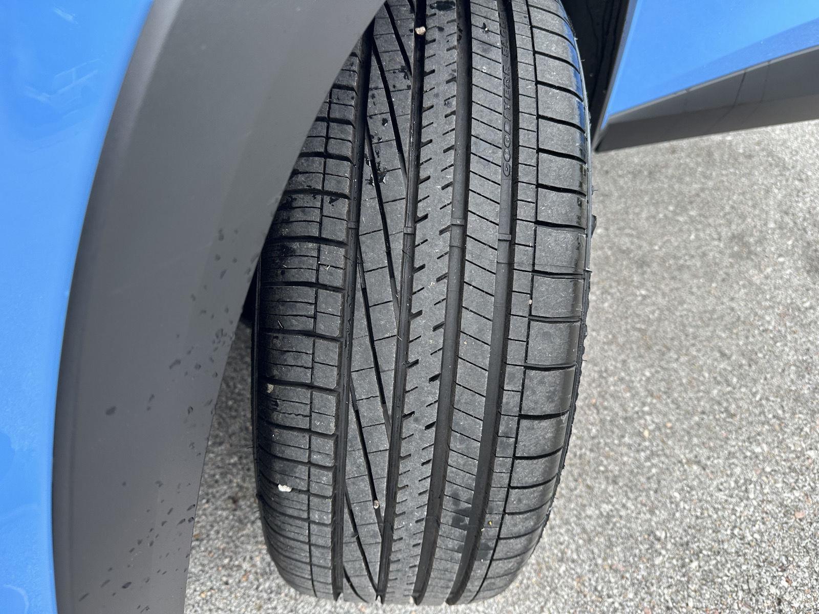Vehicle photo 11