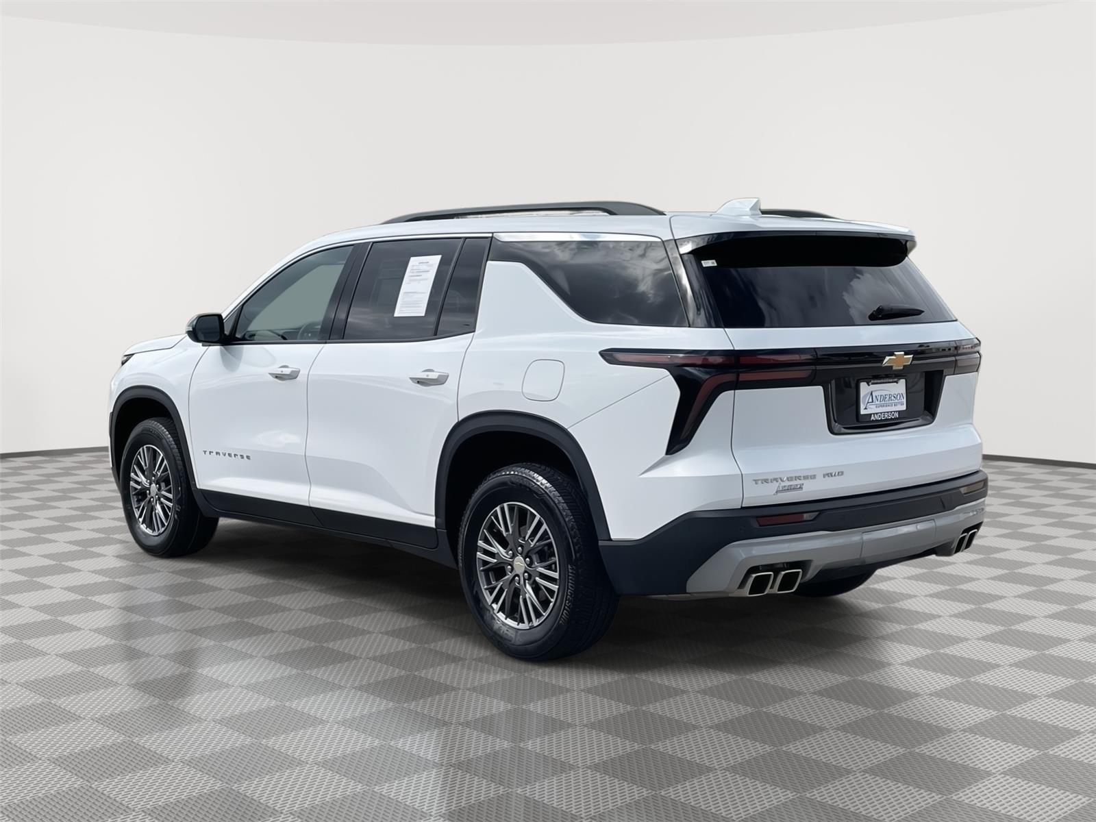 Vehicle photo 9