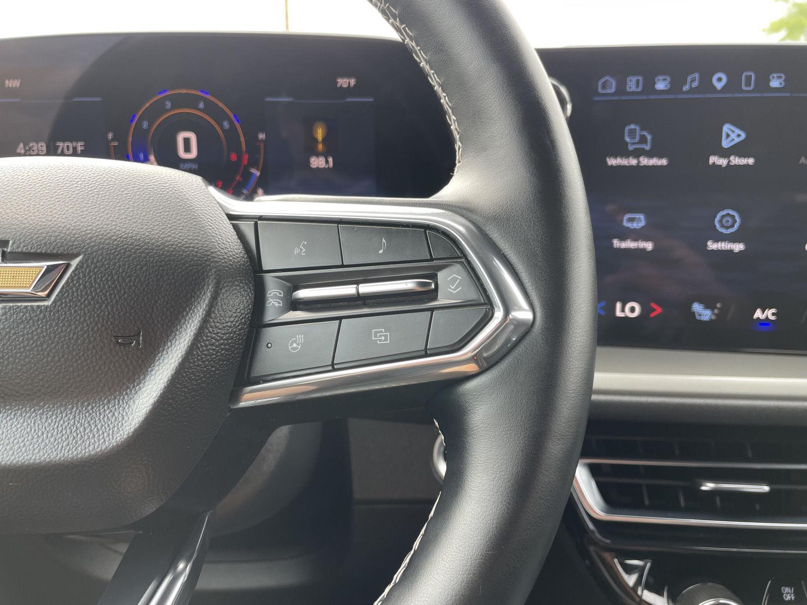 Vehicle photo 14