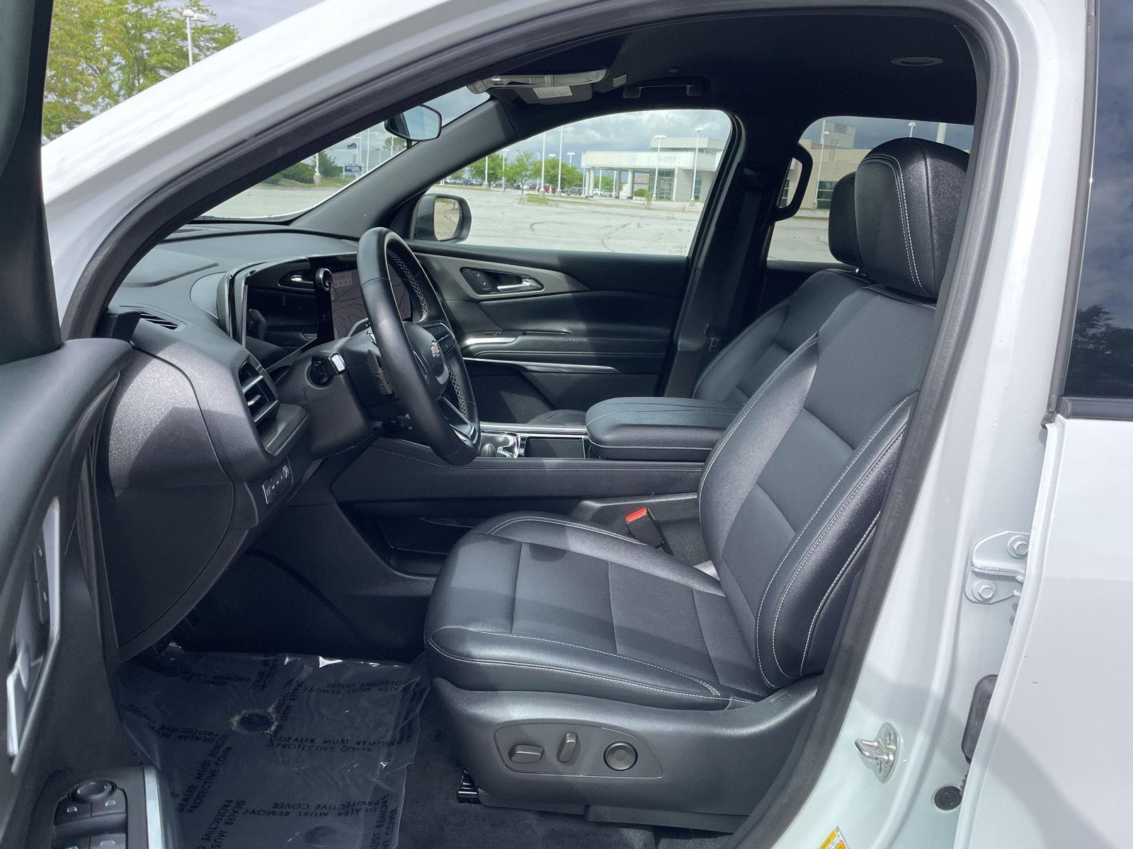 Vehicle photo 16