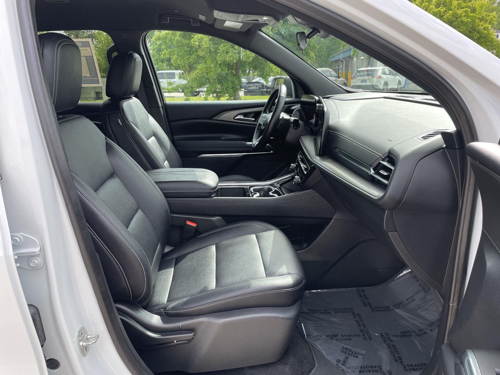 Vehicle photo 18