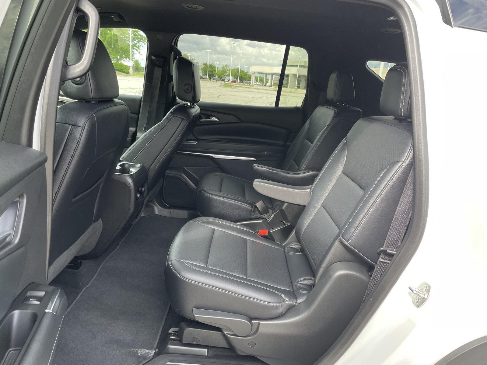 Vehicle photo 19