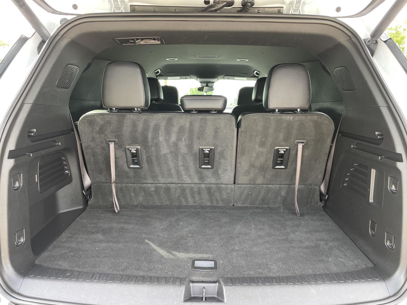 Vehicle photo 34