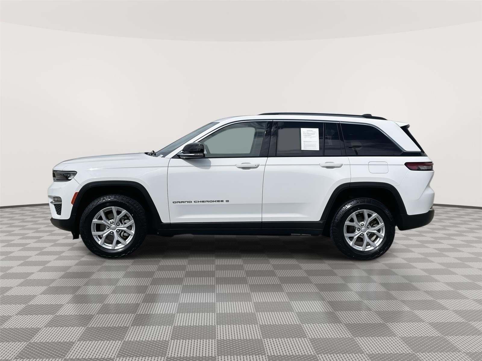 Pre-Owned 2023 Jeep Grand Cherokee for sale in Lincoln NE