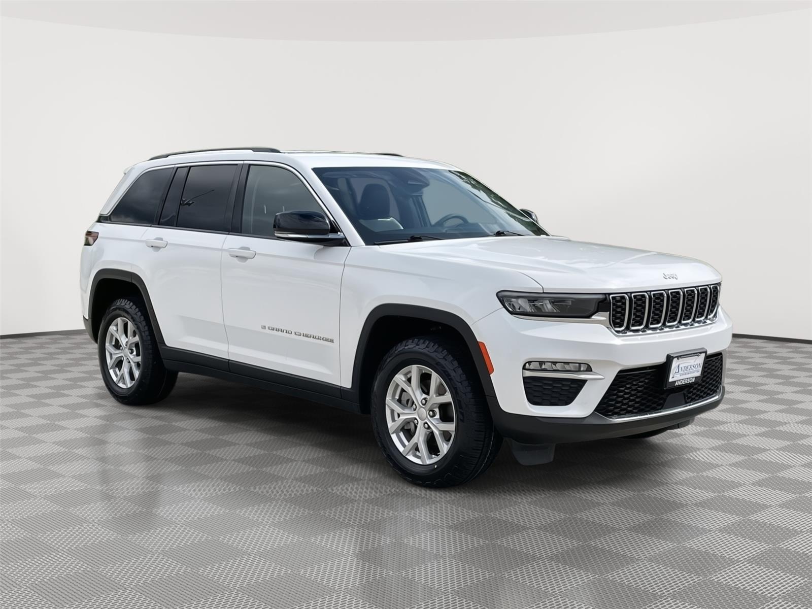 Pre-Owned 2023 Jeep Grand Cherokee for sale in Lincoln NE