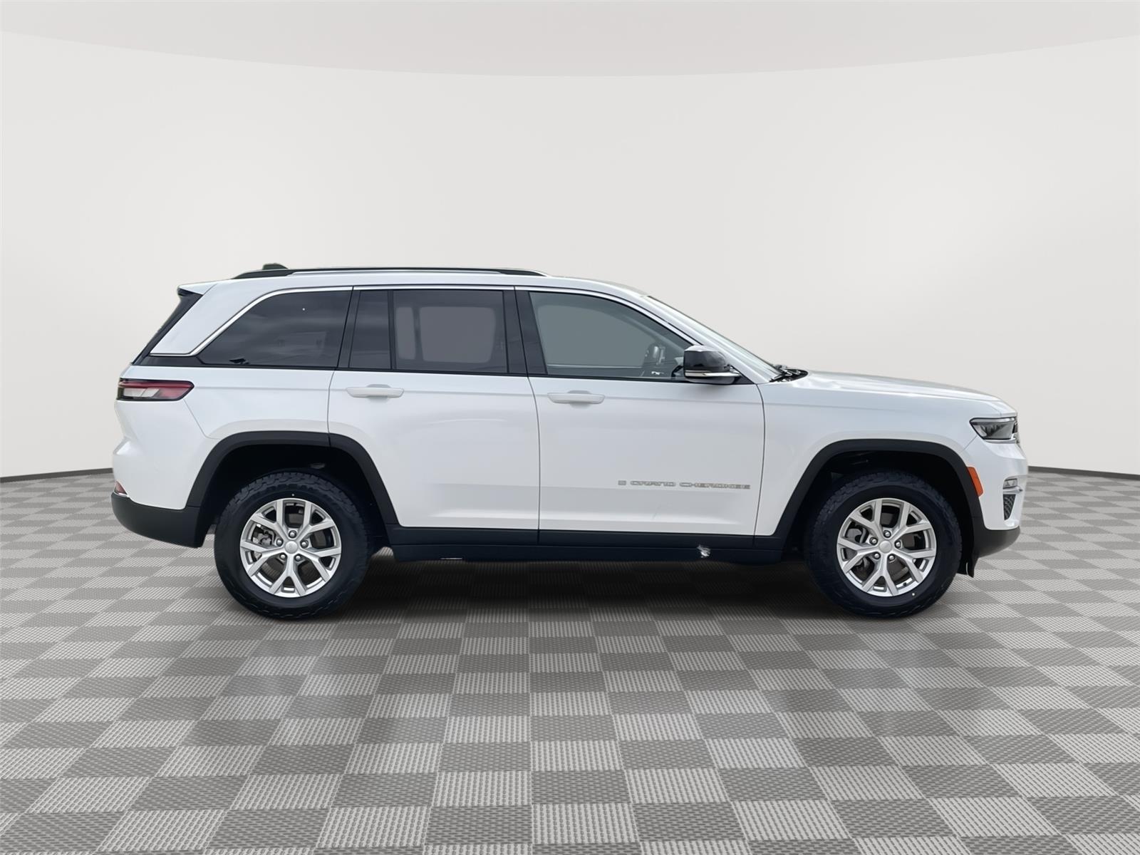 Pre-Owned 2023 Jeep Grand Cherokee for sale in Lincoln NE