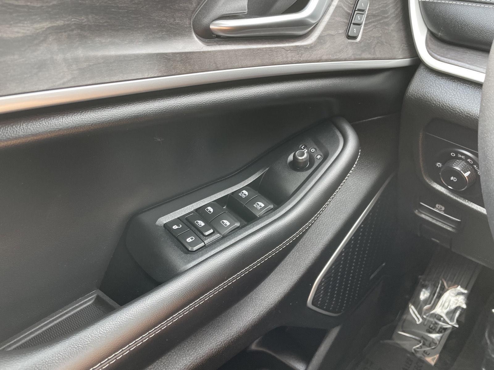 Pre-Owned 2023 Jeep Grand Cherokee for sale in Lincoln NE