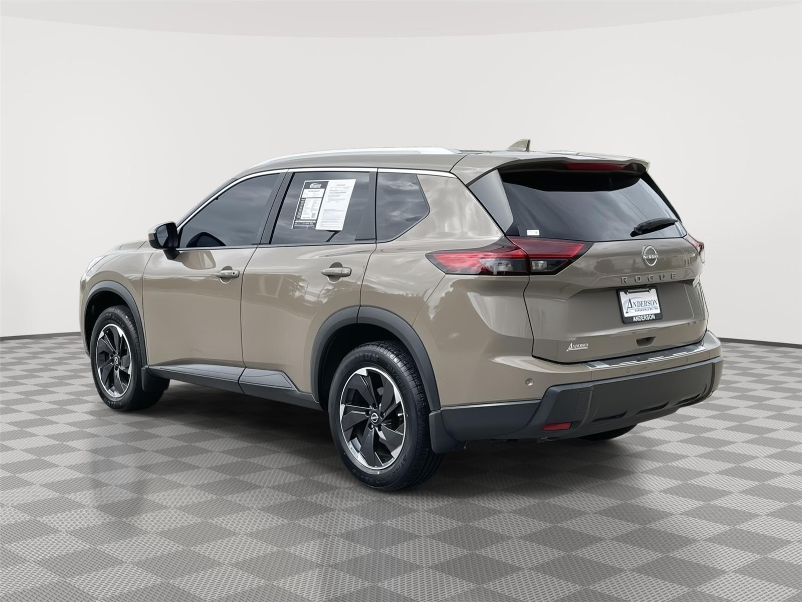 Vehicle photo 9