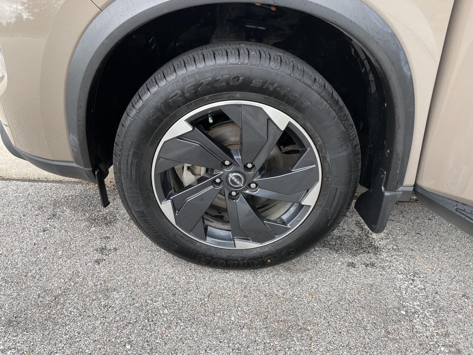 Vehicle photo 10