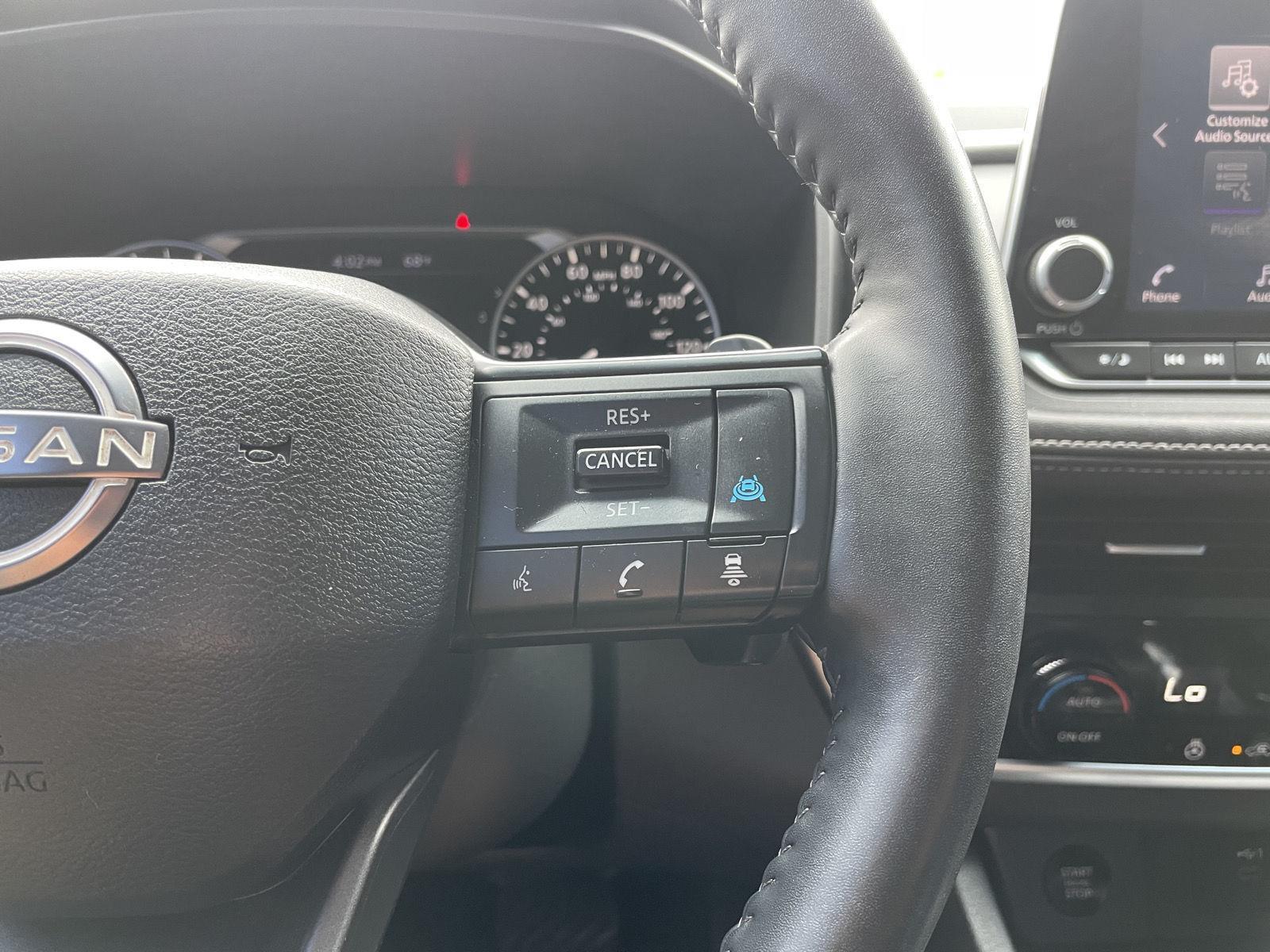 Vehicle photo 14
