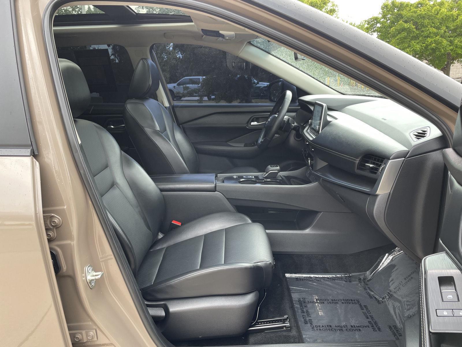 Vehicle photo 19