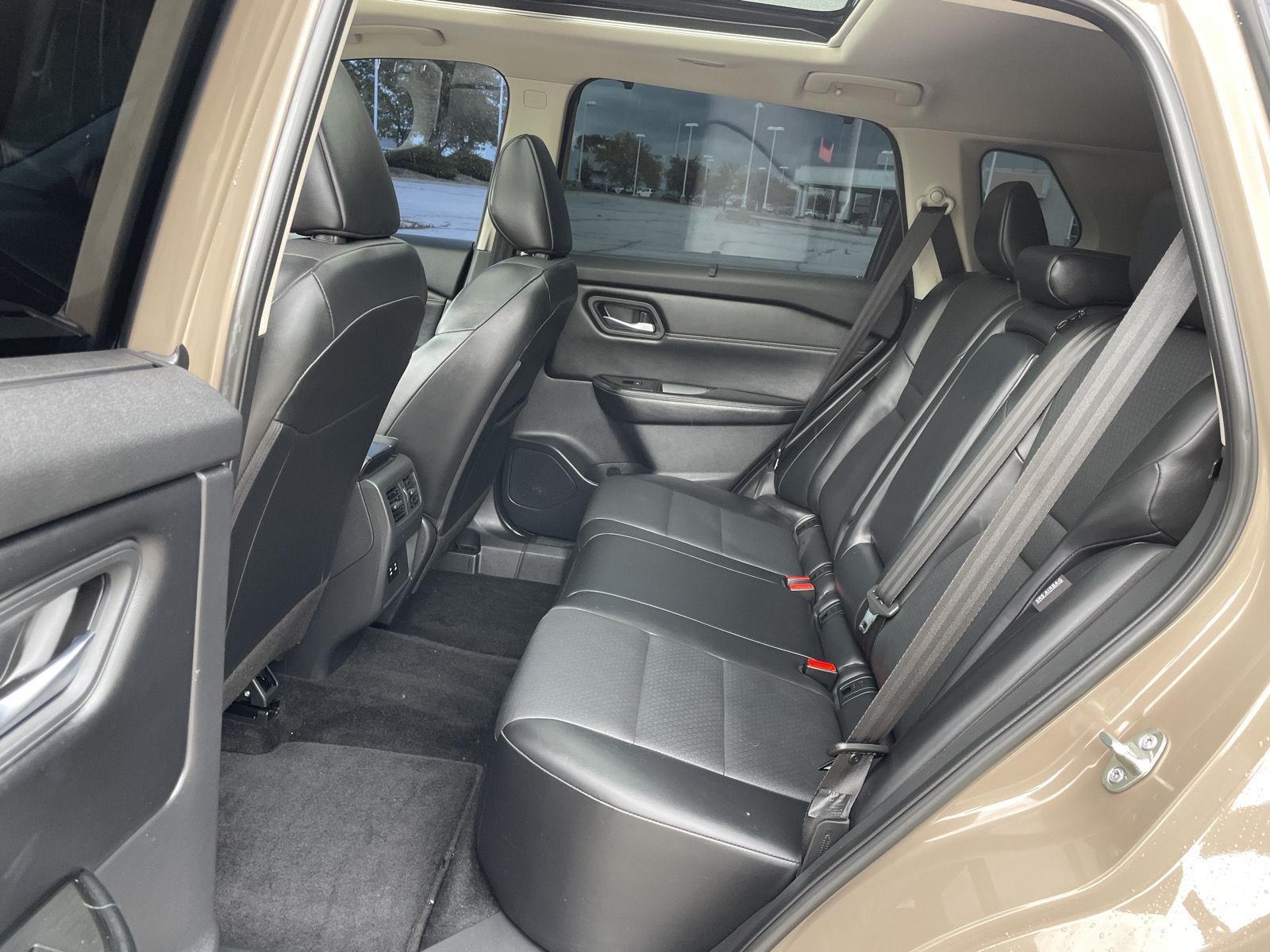 Vehicle photo 20