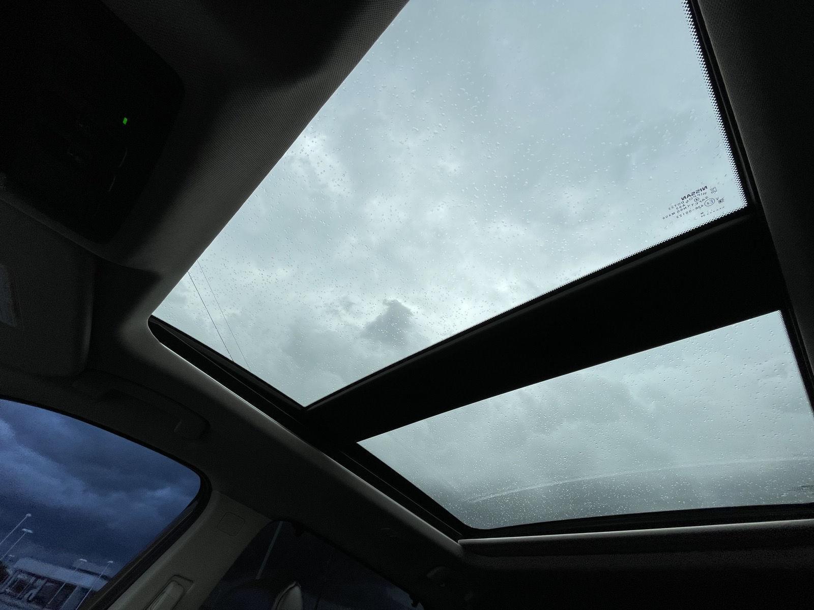 Vehicle photo 22
