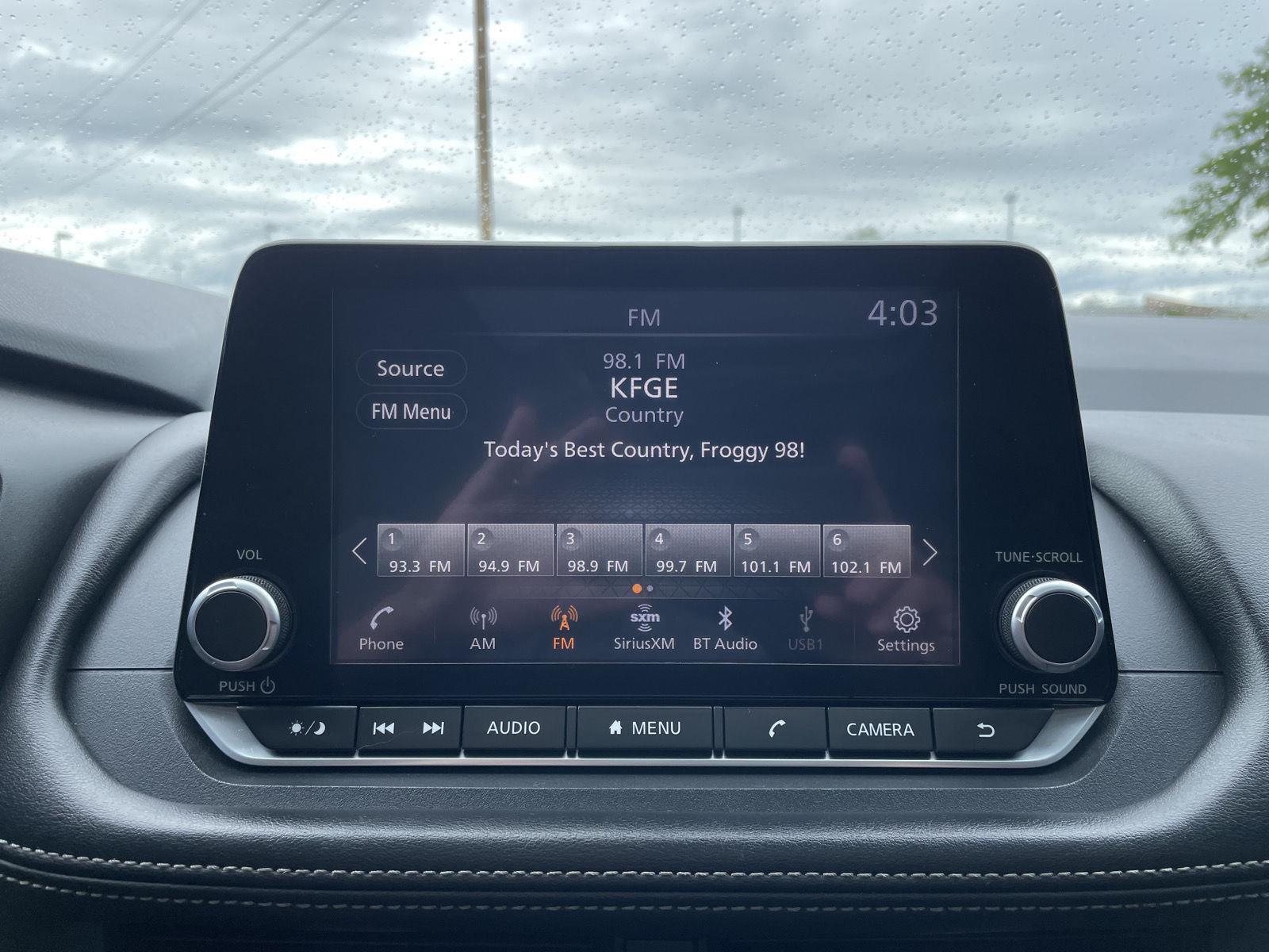 Vehicle photo 26