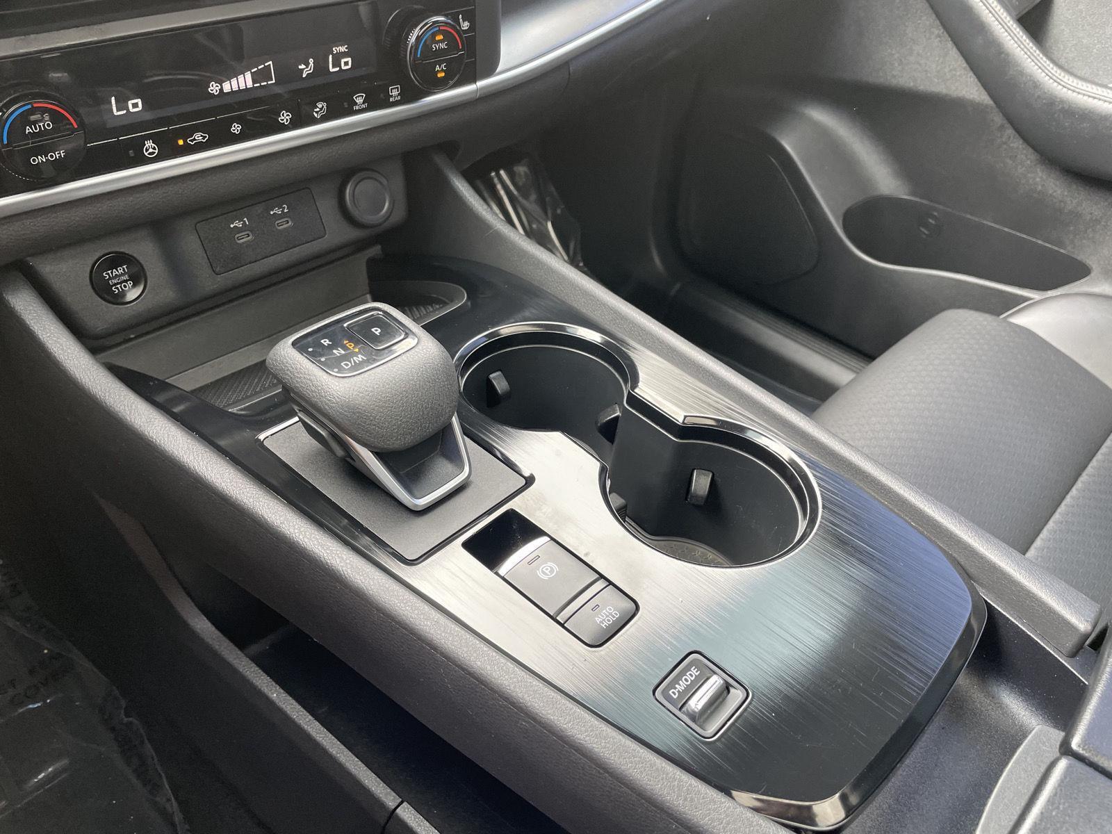 Vehicle photo 31