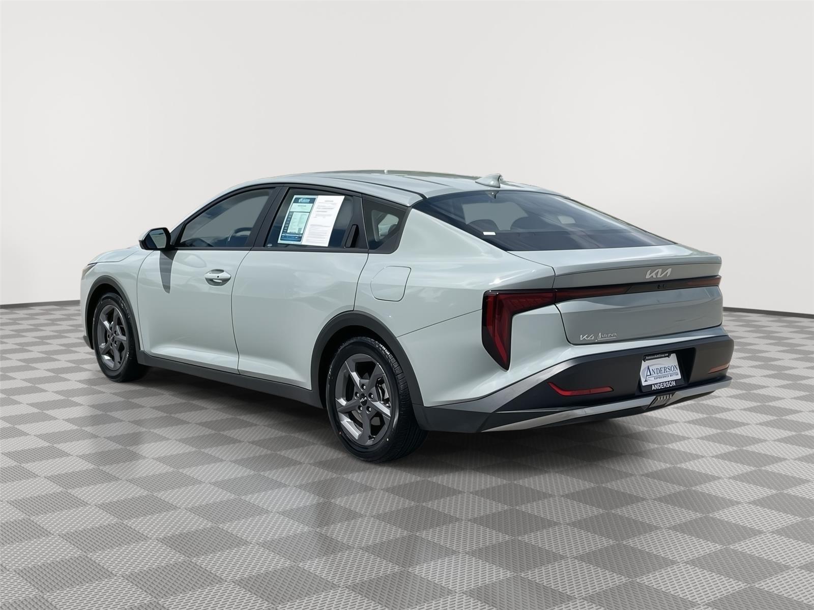 Vehicle photo 9