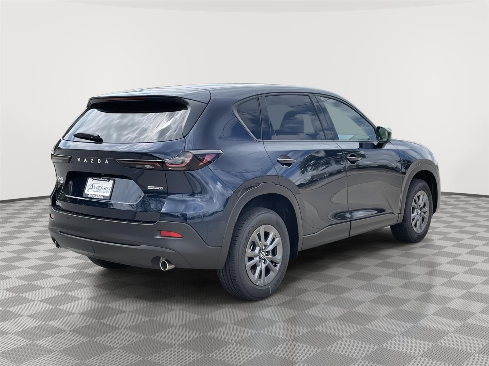 Vehicle photo 7