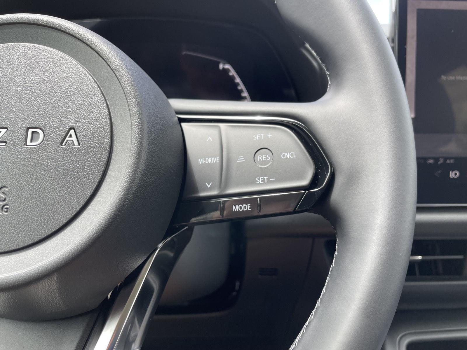 Vehicle photo 13