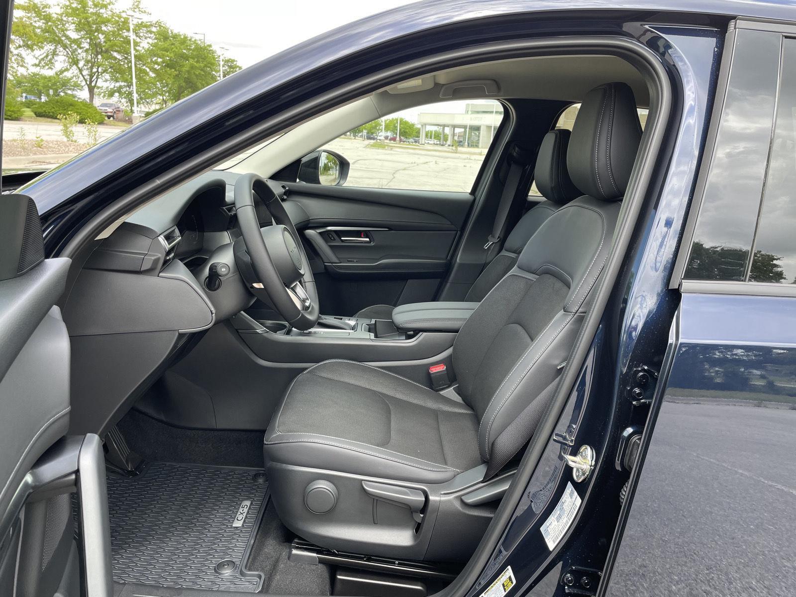 Vehicle photo 16