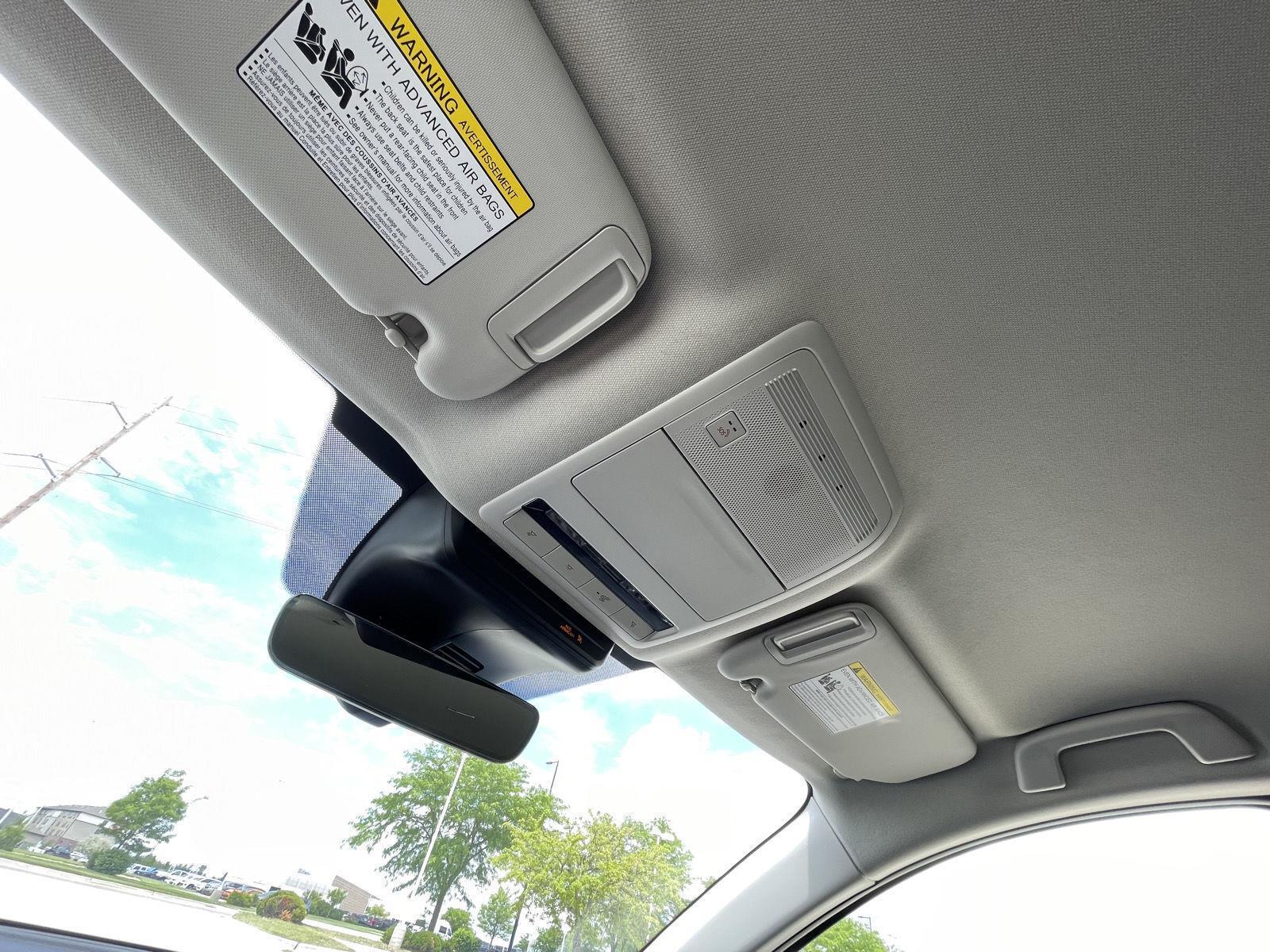 Vehicle photo 20